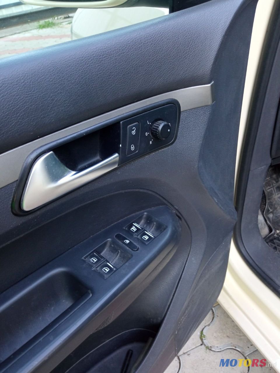 2007' Volkswagen Touran photo #2