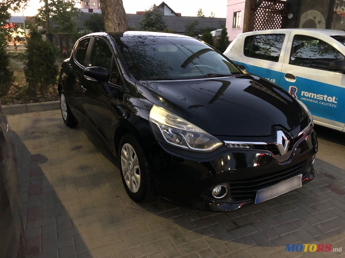 2013' Renault Clio photo #2