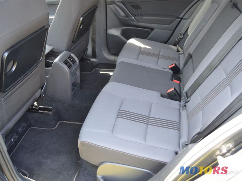 2016' Volkswagen Golf photo #4
