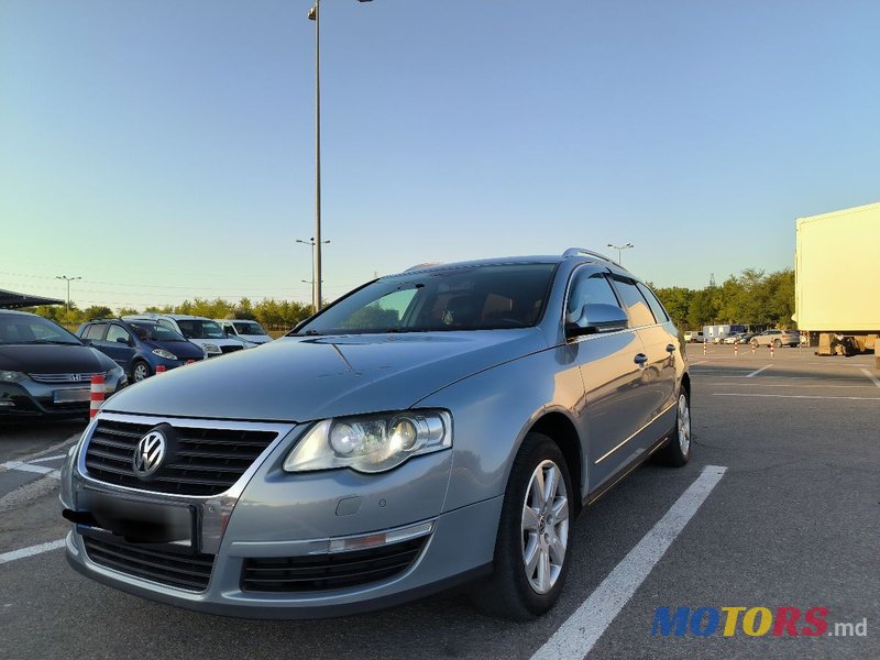 2009' Volkswagen Passat photo #4