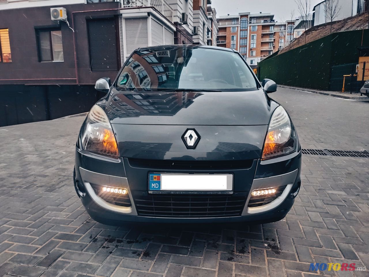 2010' Renault Scenic photo #4