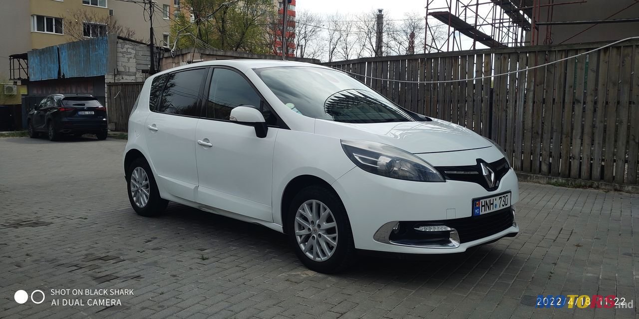 2014' Renault Scenic photo #2