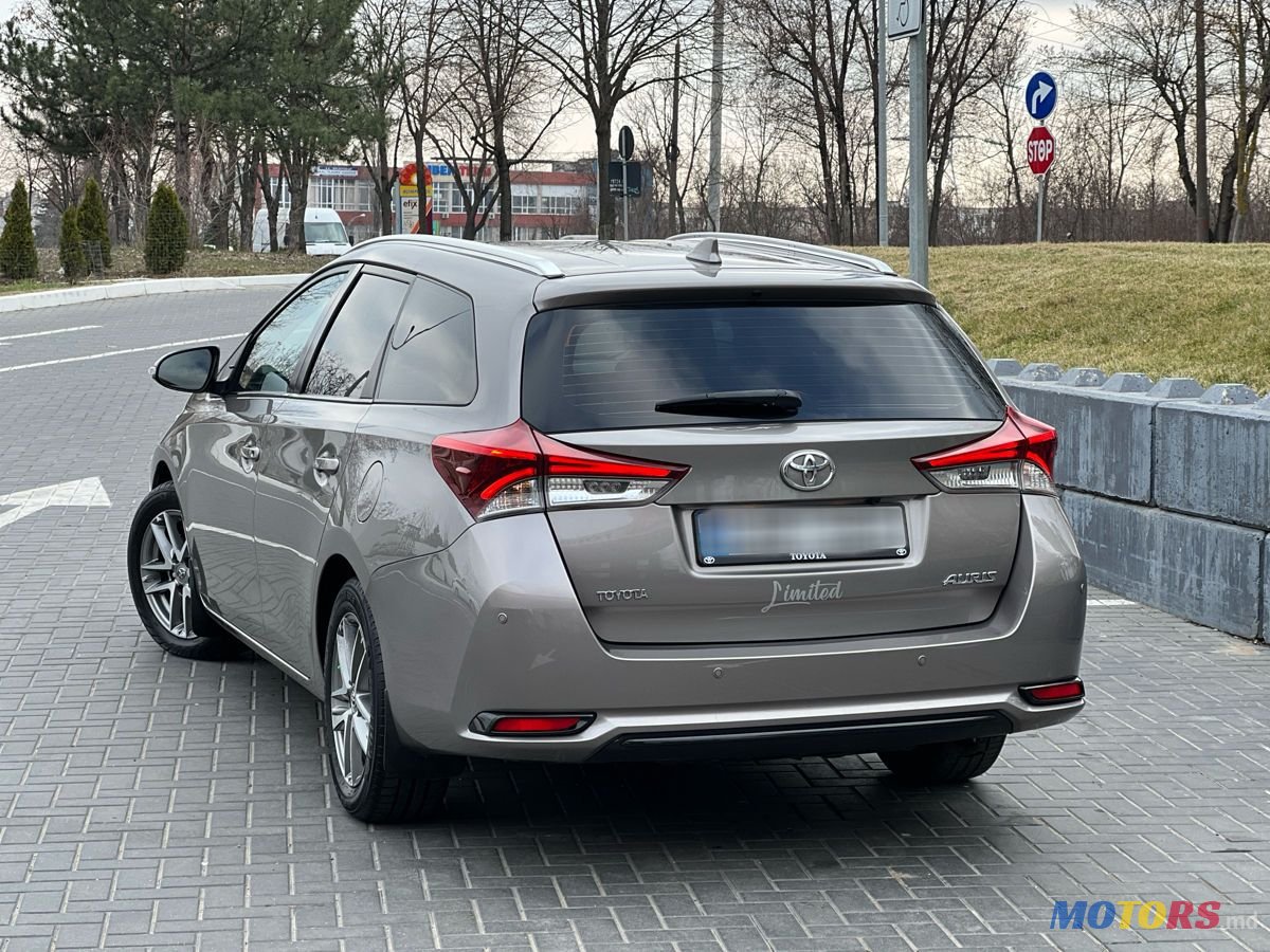 2015' Toyota Auris photo #4