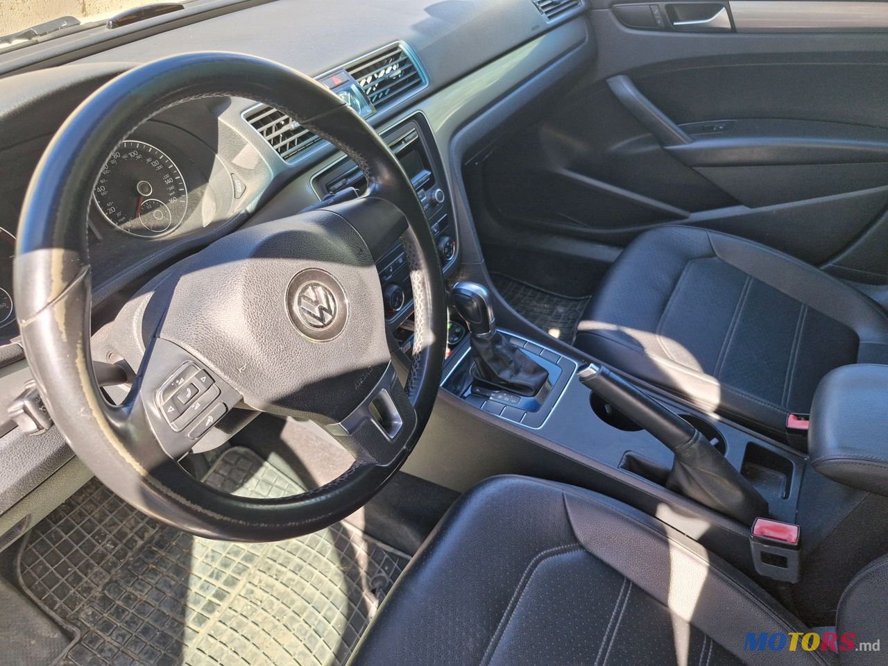 2014' Volkswagen Passat photo #3