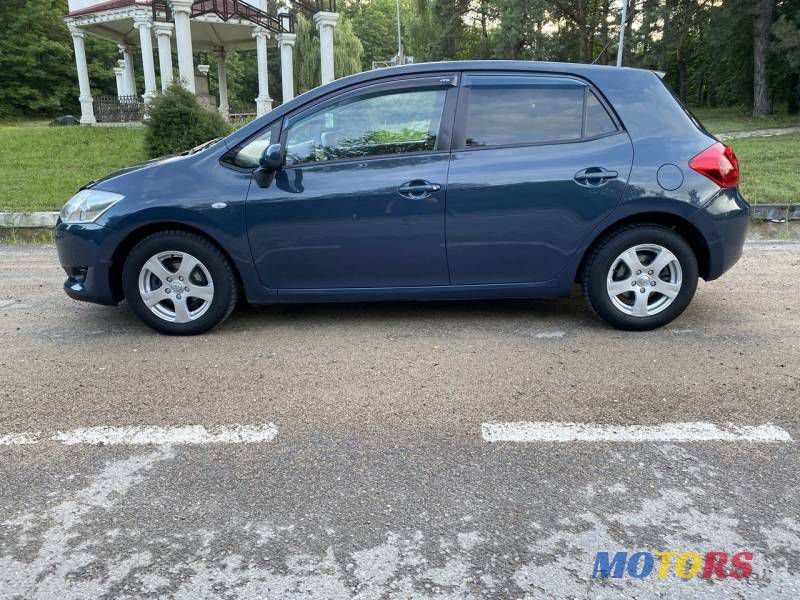 2008' Toyota Auris photo #2