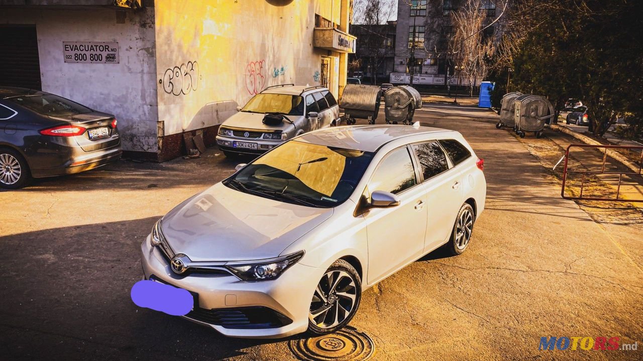 2015' Toyota Auris photo #1