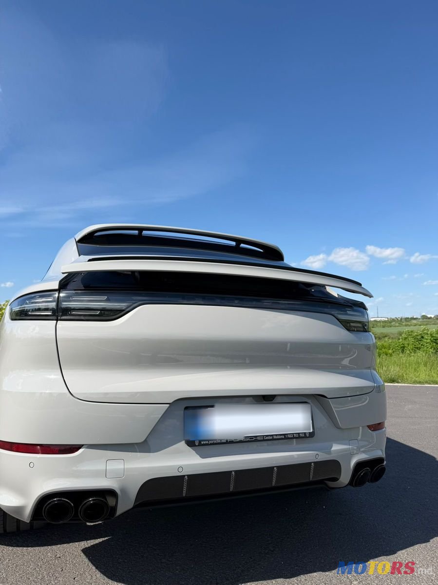 2020' Porsche Cayenne Coupe photo #3