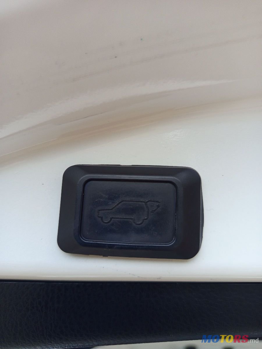2018' Toyota RAV4 photo #4
