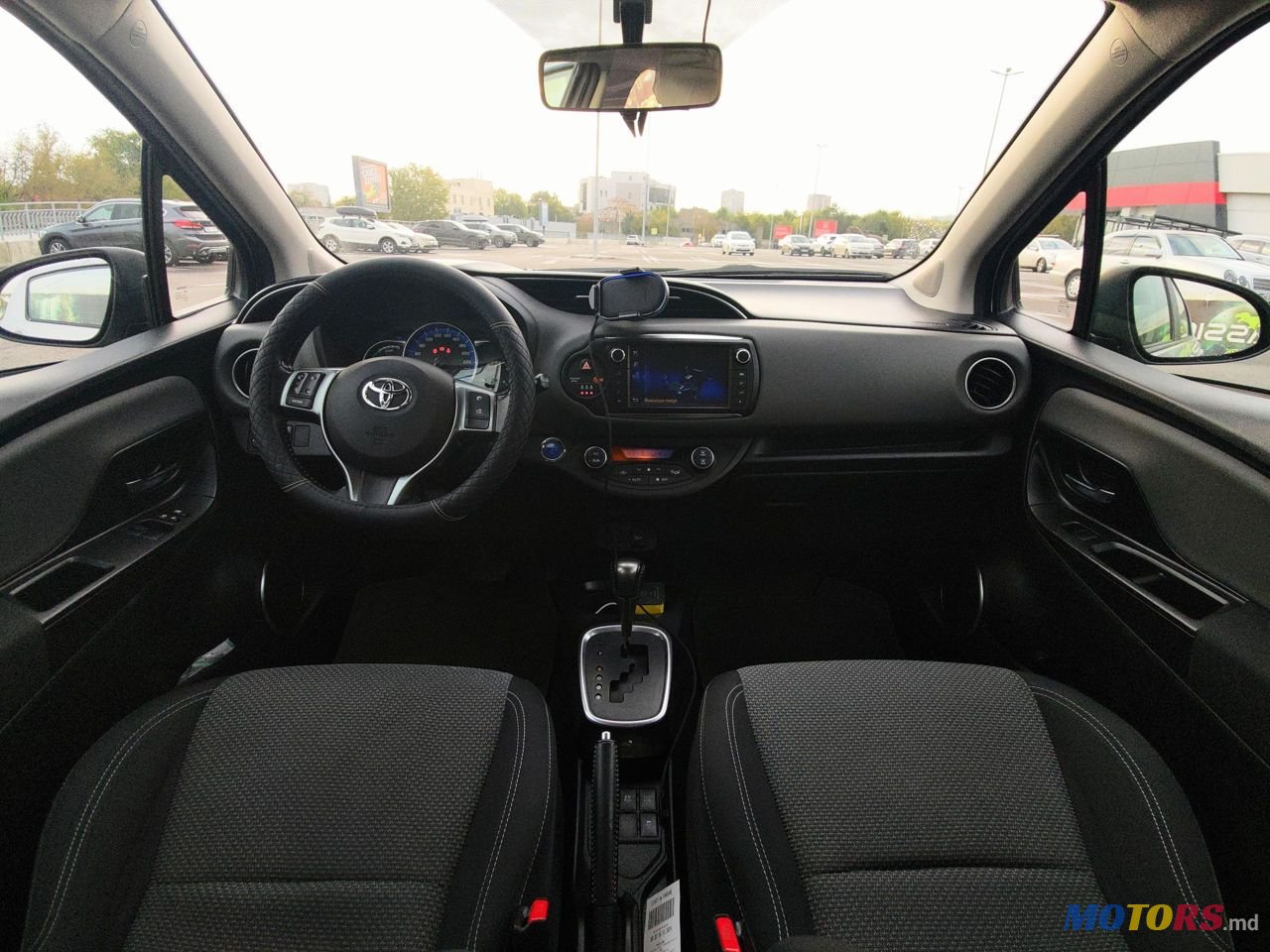 2015' Toyota Yaris photo #5