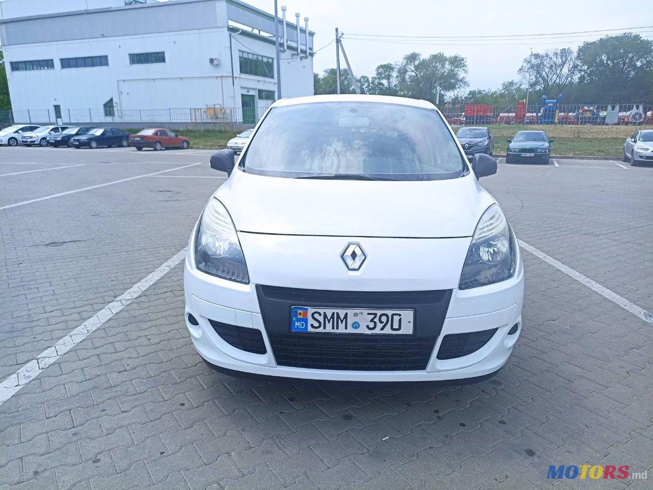 2010' Renault Scenic photo #5