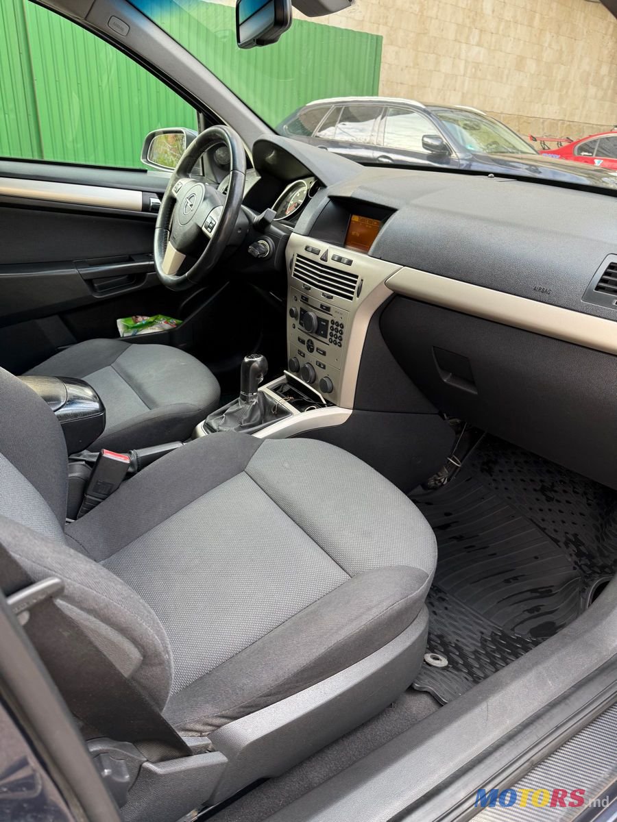 2007' Opel Astra photo #4