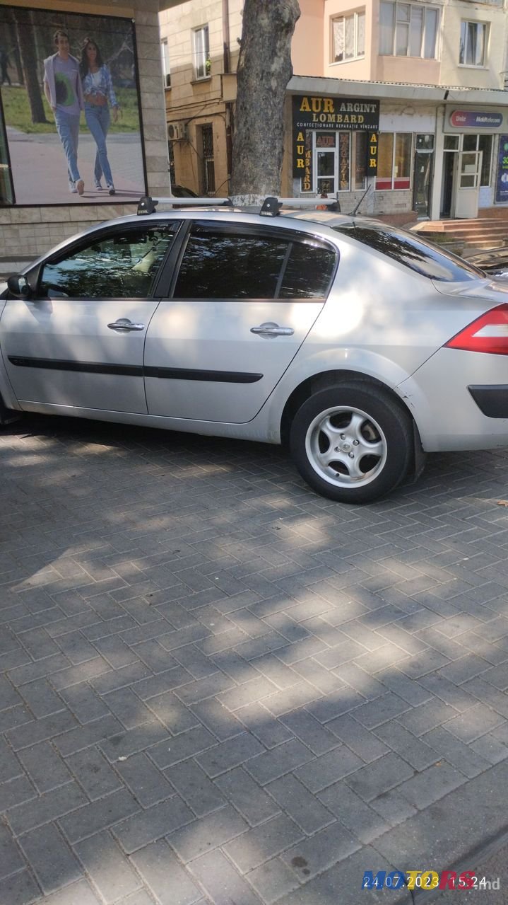 2005' Renault Megane photo #2