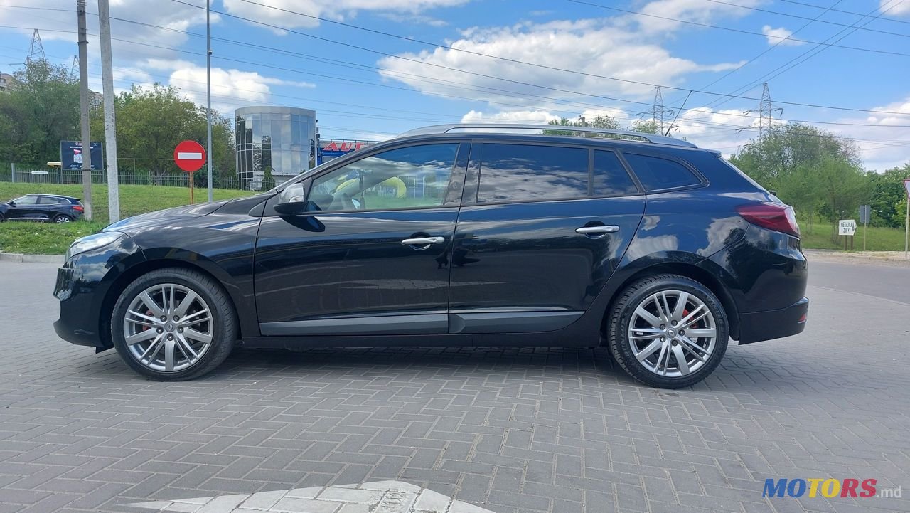 2012' Renault Megane photo #5