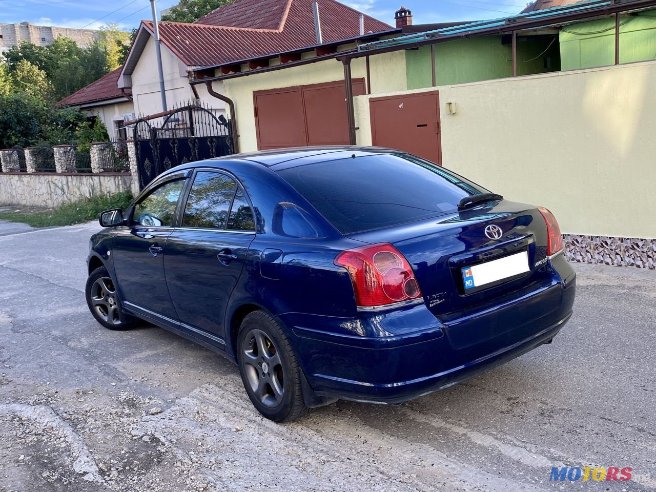 2004' Toyota Avensis photo #6