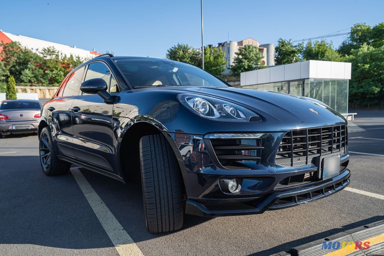 2018' Porsche Macan photo #2