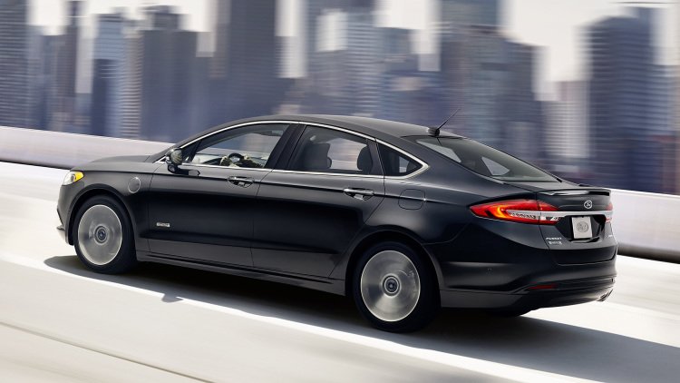 2017 Ford Fusion Hybrid and Energi Quick Spin