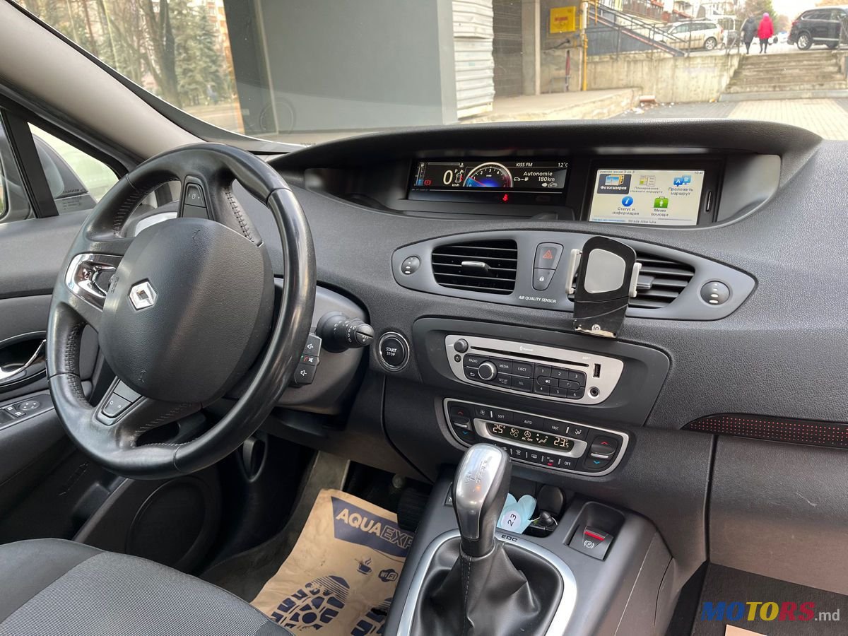 2013' Renault Scenic photo #5