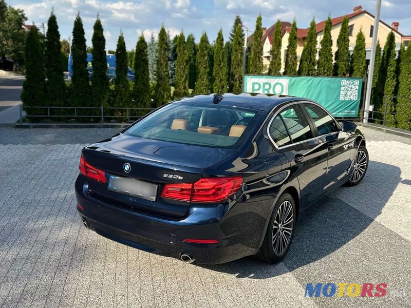 2019' BMW 5 Series photo #2