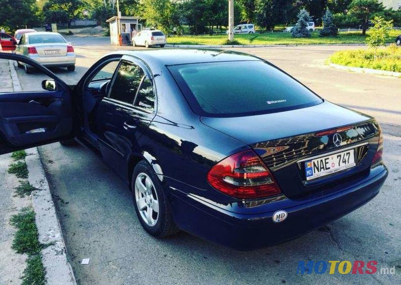 2004' Mercedes-Benz E photo #1