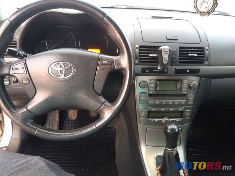 2007' Toyota Avensis photo #5