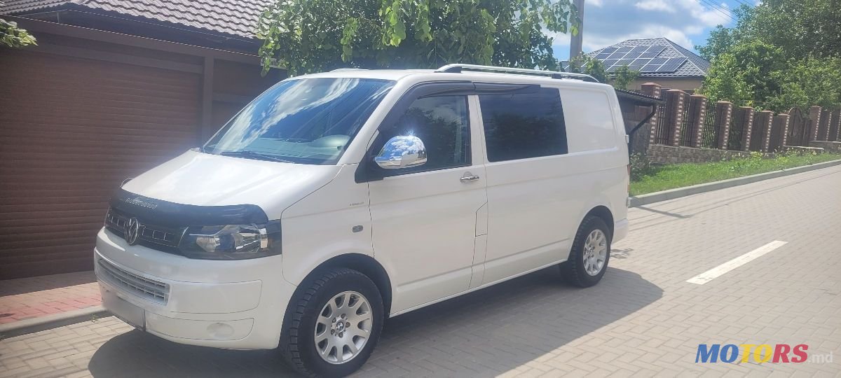 2012' Volkswagen Transporter photo #1