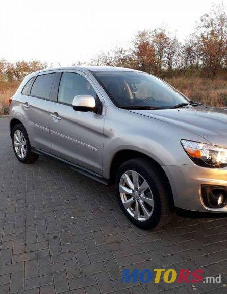 2015' Mitsubishi Outlander photo #1