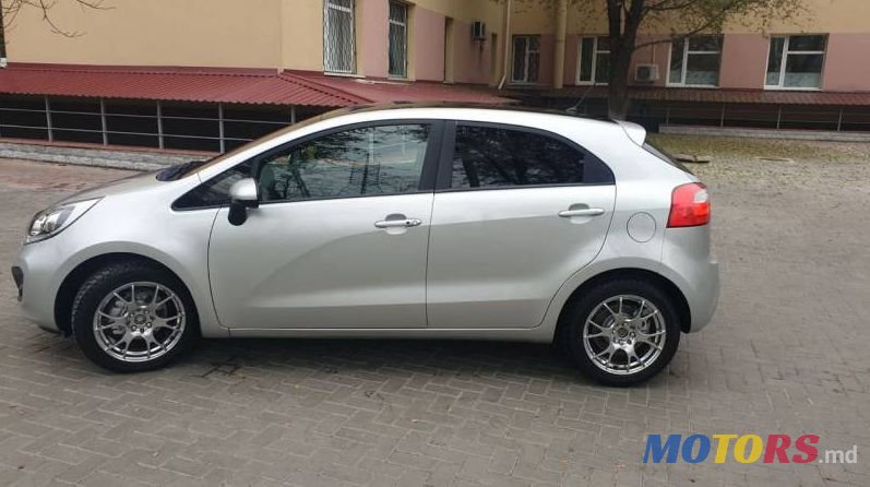2011' Kia Rio photo #2