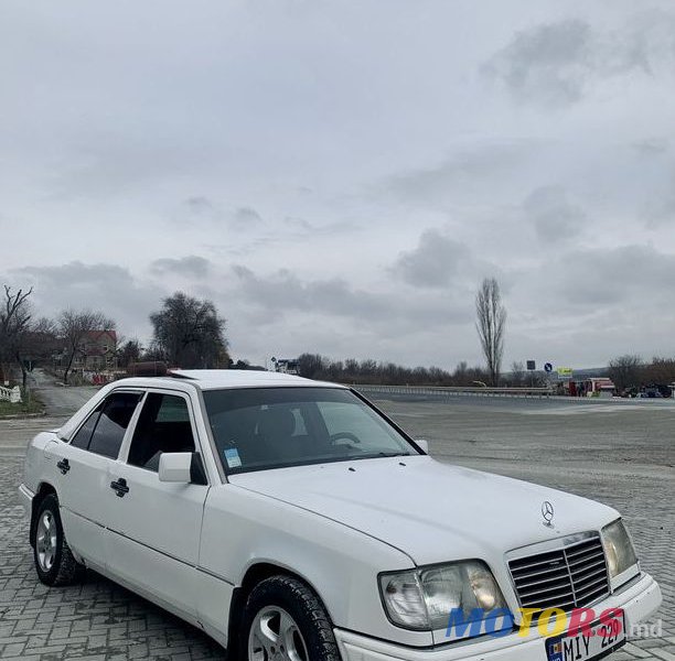 1994' Mercedes-Benz W124 photo #2