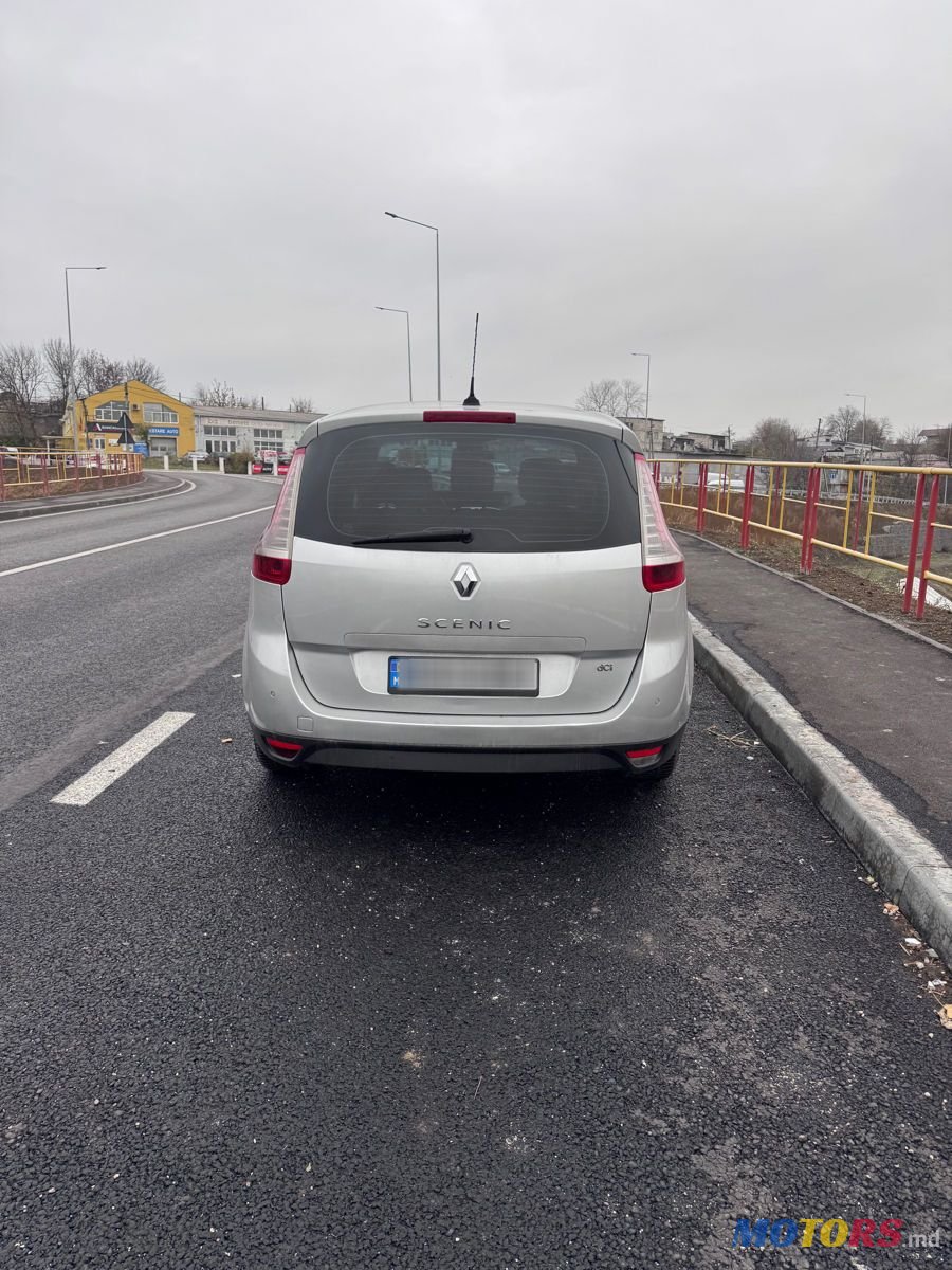2013' Renault Grand Scenic photo #3