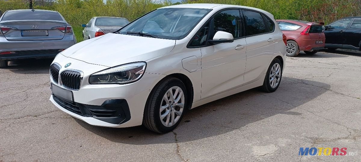 2021' BMW 2 Series Gran Tourer photo #2