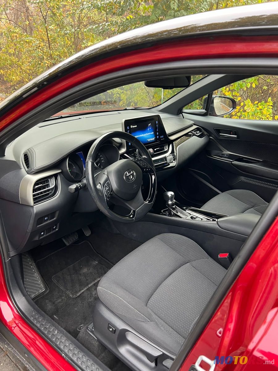 2018' Toyota C-HR photo #6