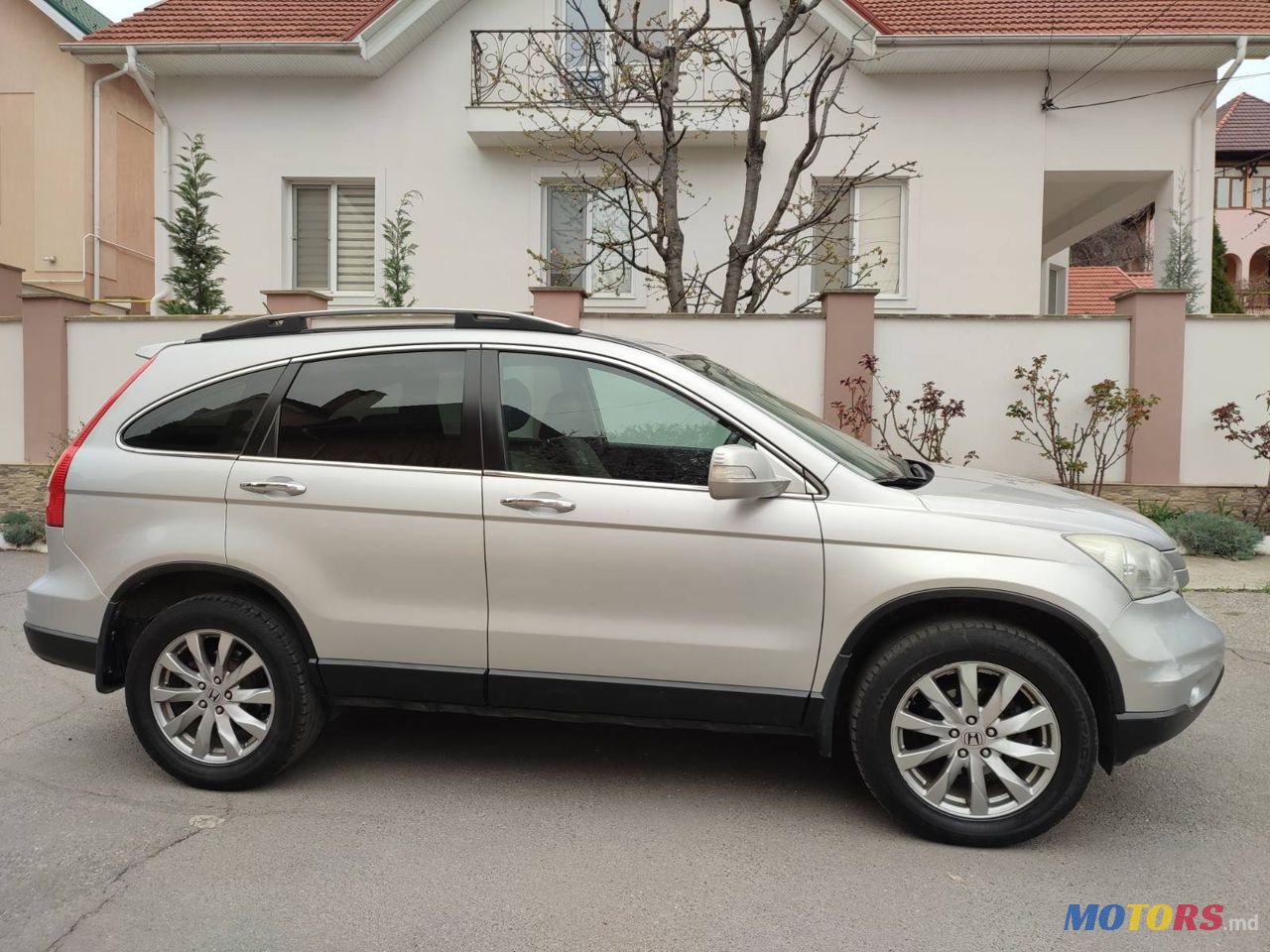 2010' Honda CR-V photo #1