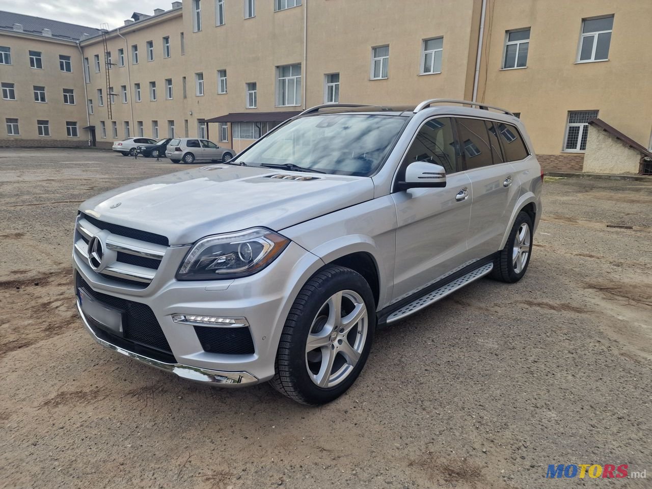 2015' Mercedes-Benz GL-Class photo #3