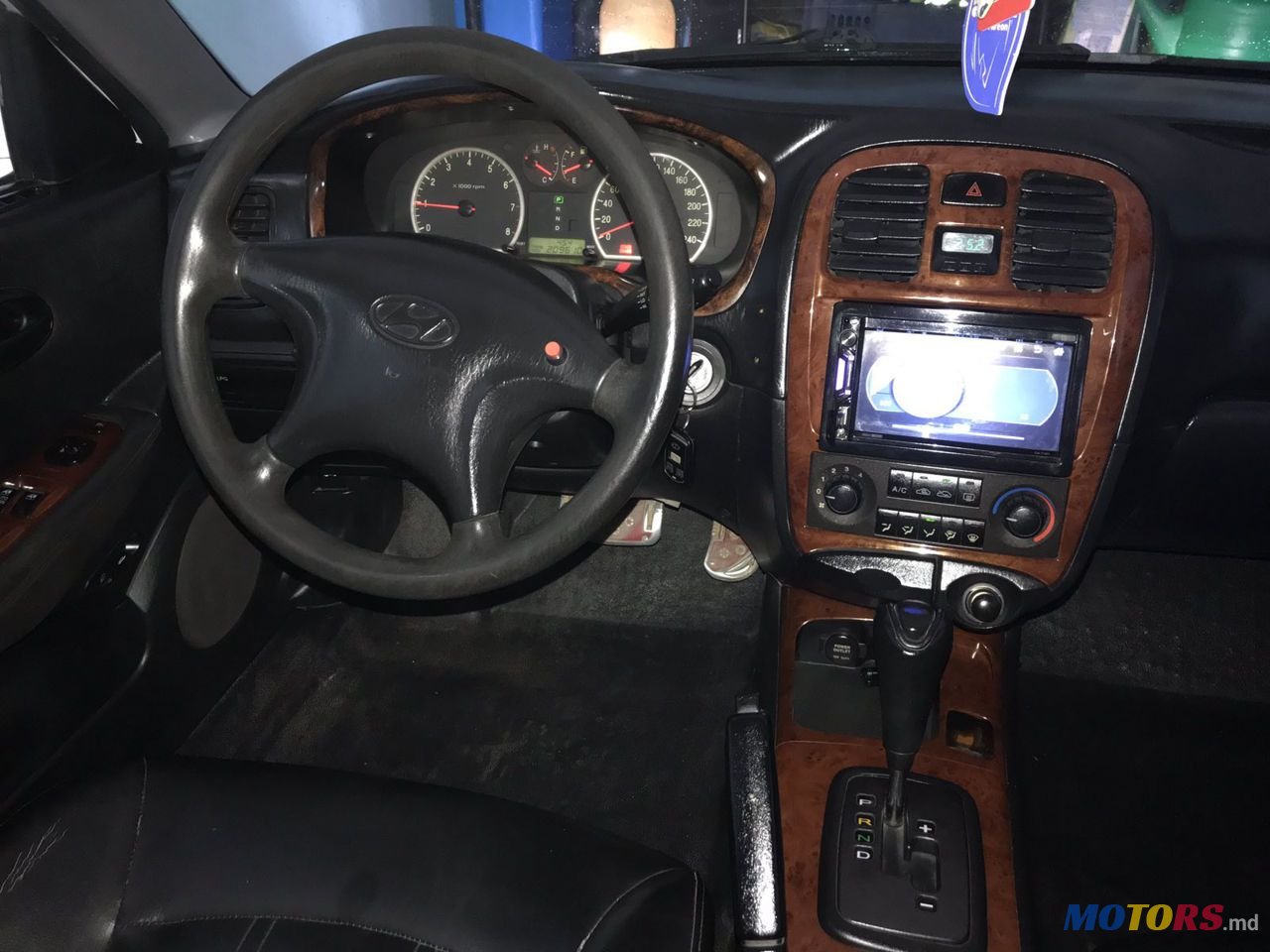 2002' Hyundai Sonata photo #2