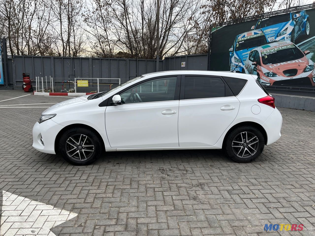 2014' Toyota Auris photo #5