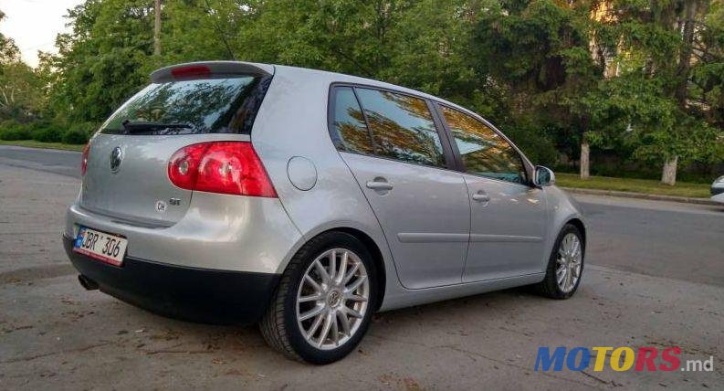 2006' Volkswagen Golf photo #2