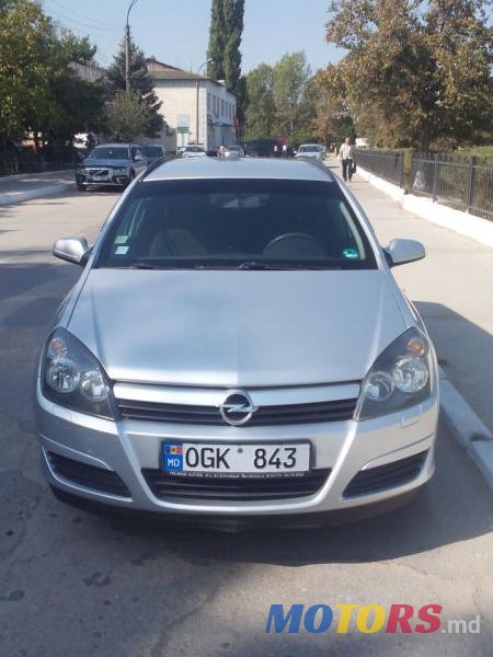 2005' Opel Astra photo #1