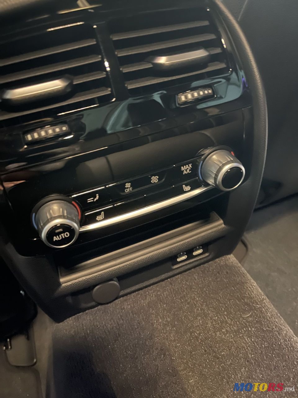 2019' BMW 5 Series photo #5