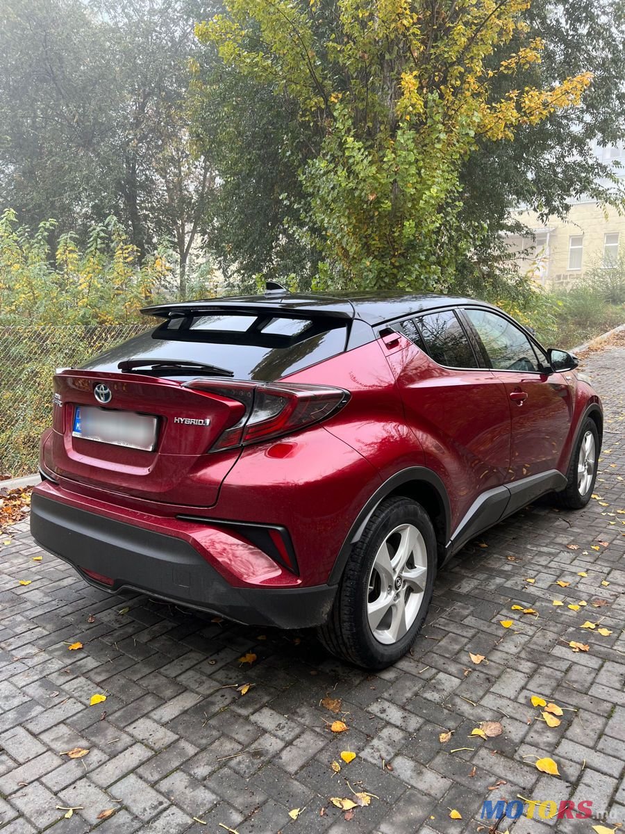 2018' Toyota C-HR photo #5