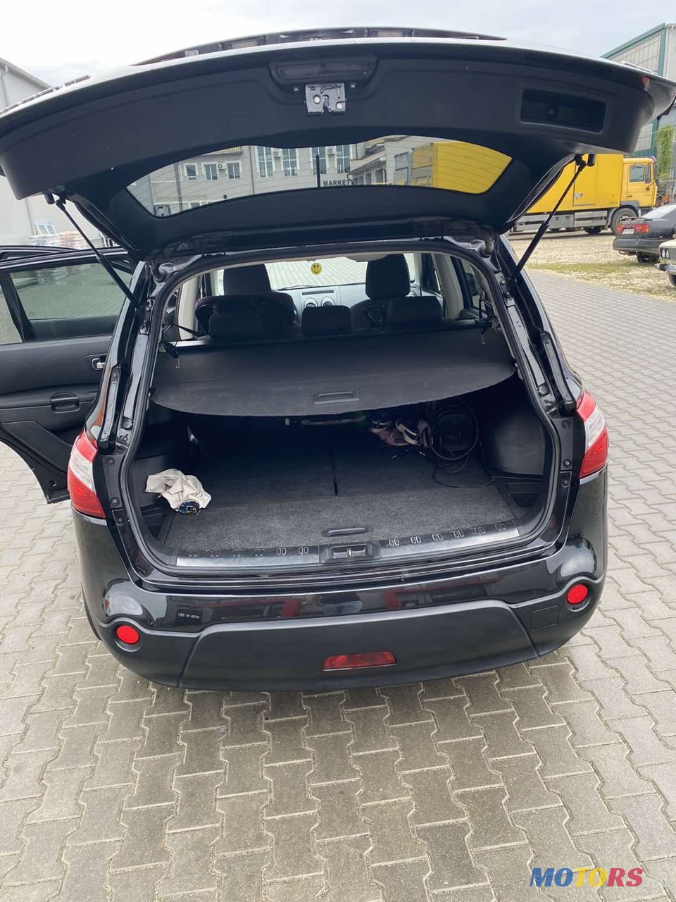 2010' Nissan Qashqai +2 photo #4