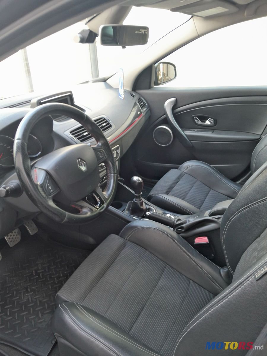 2012' Renault Megane photo #3
