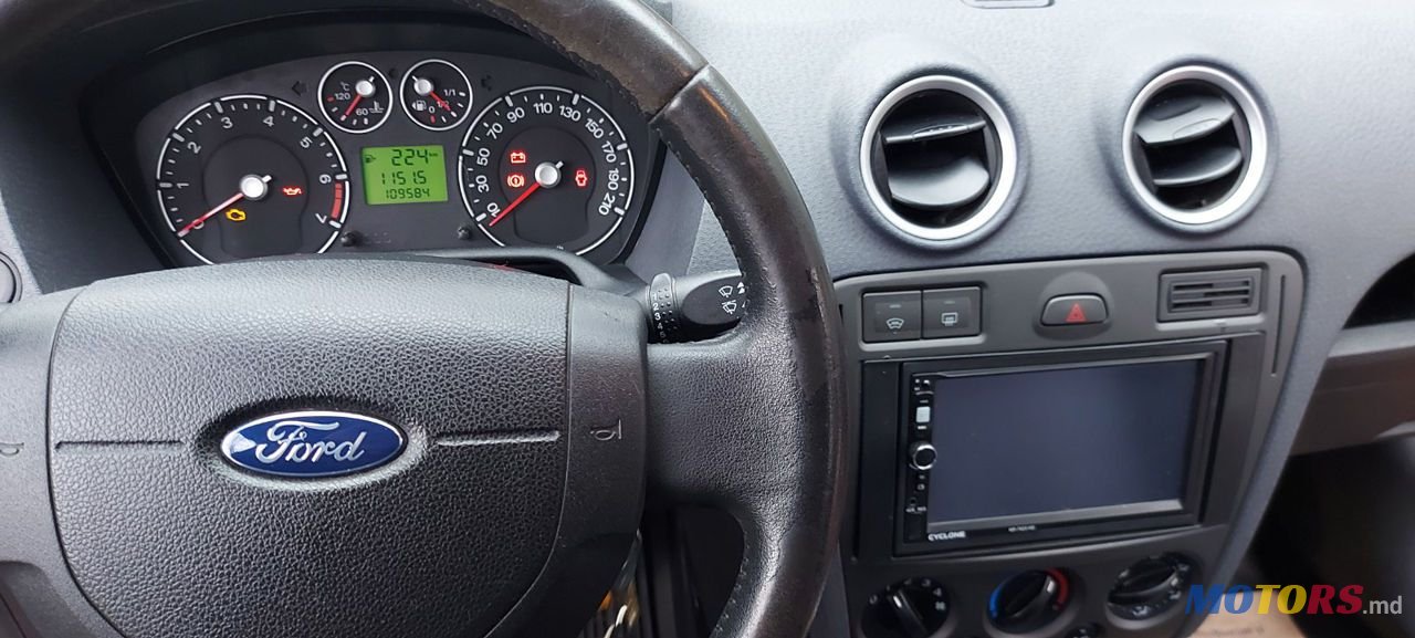 2005' Ford Fusion photo #2