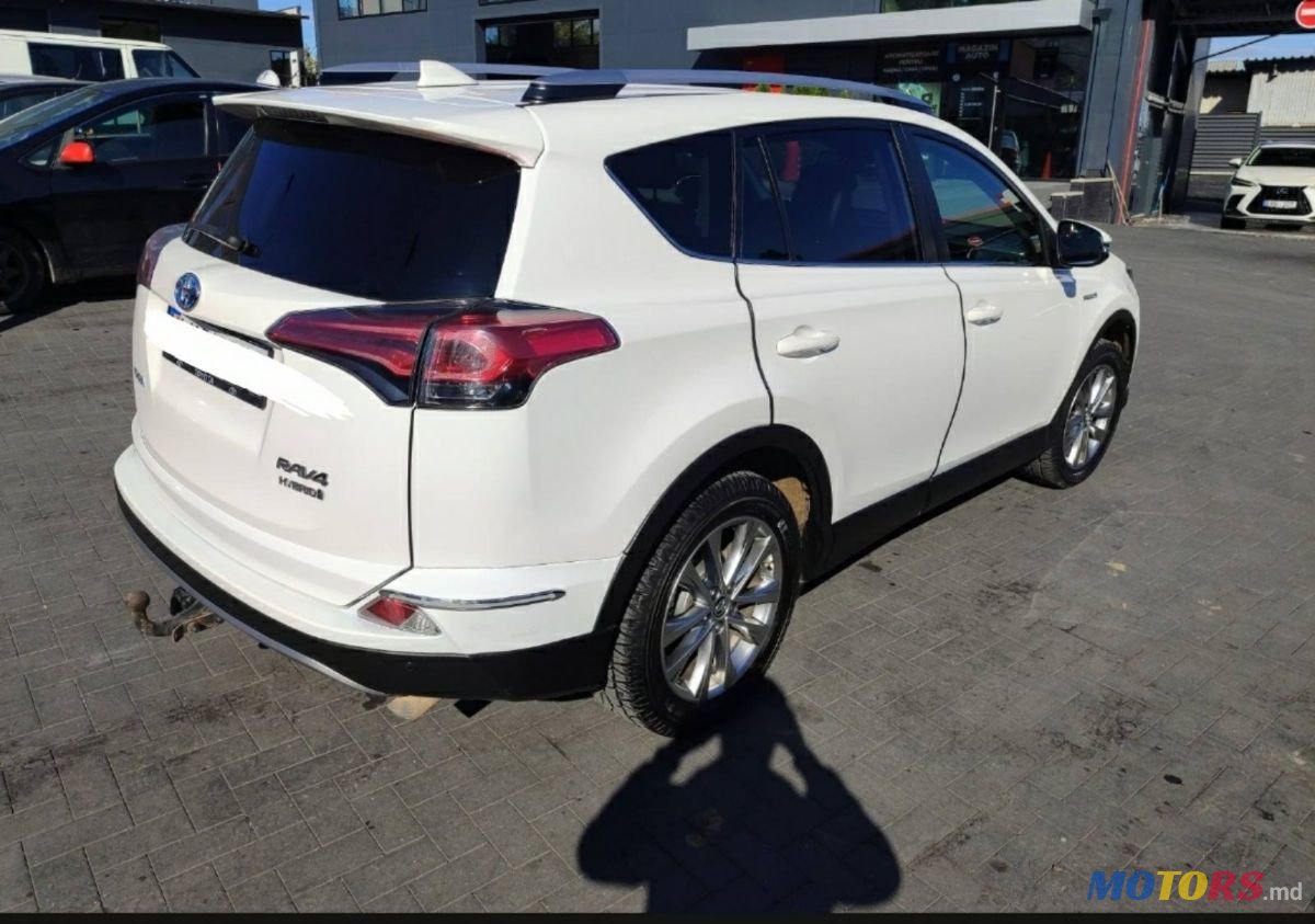 2018' Toyota RAV4 photo #4