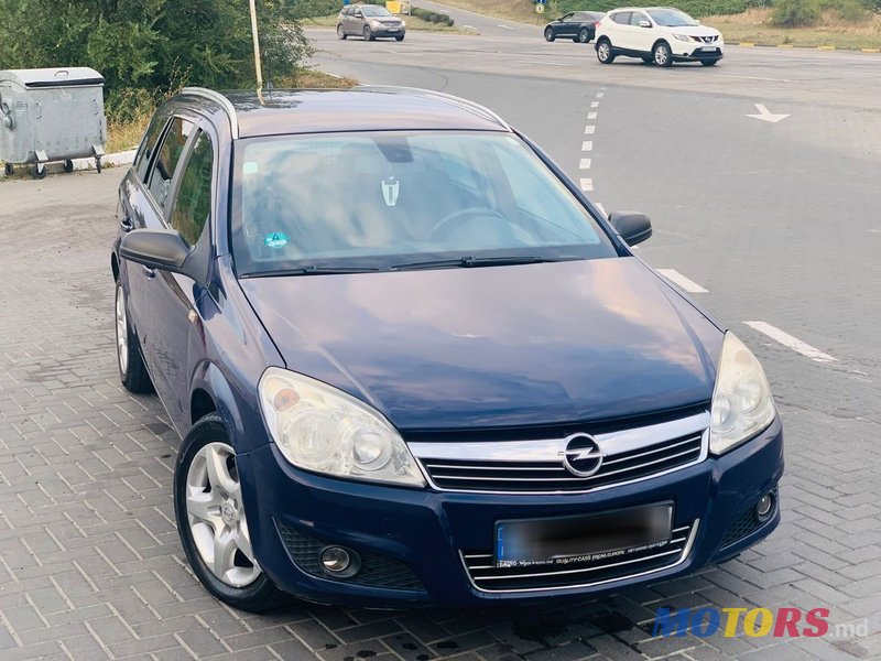 2008' Opel Astra photo #1