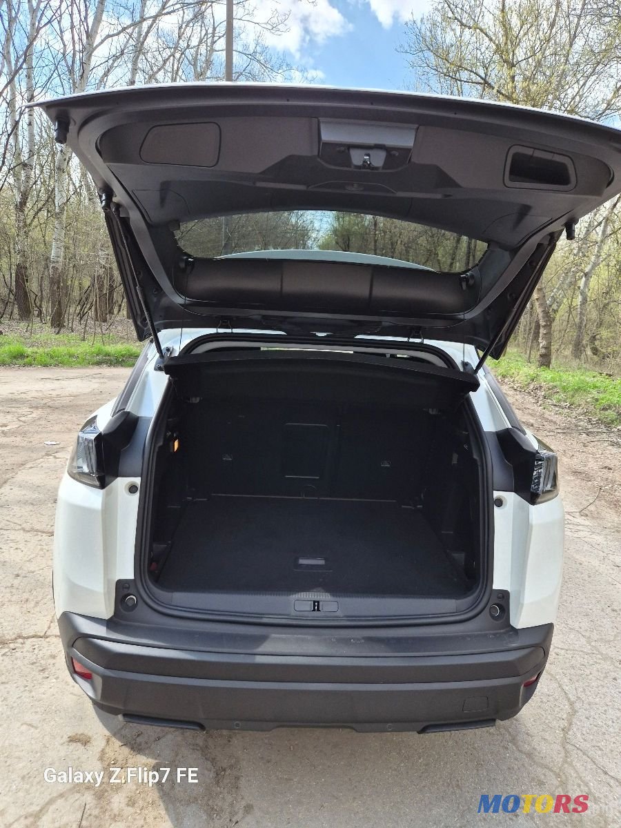 2022' Peugeot 3008 photo #6