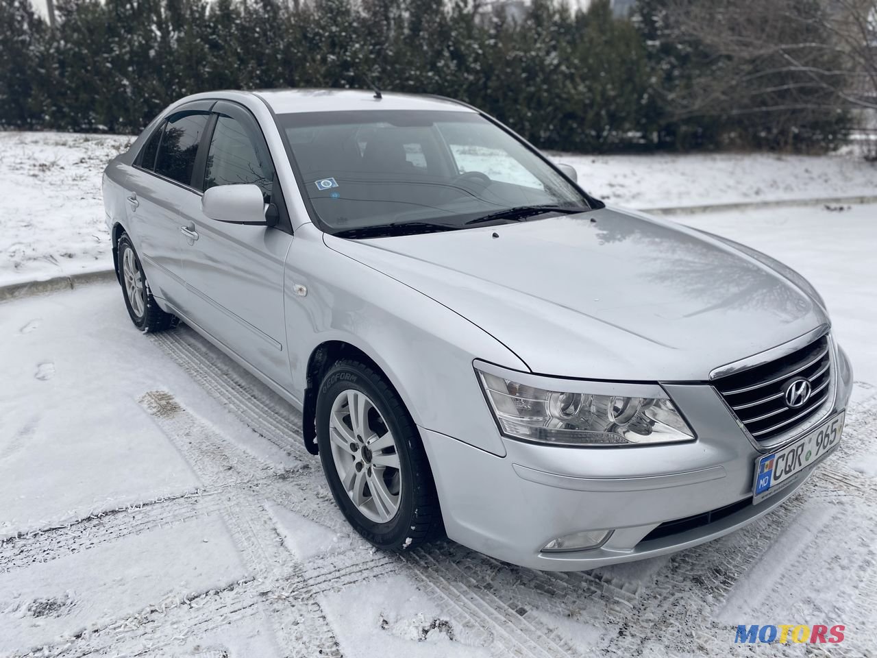 2009' Hyundai Sonata photo #2