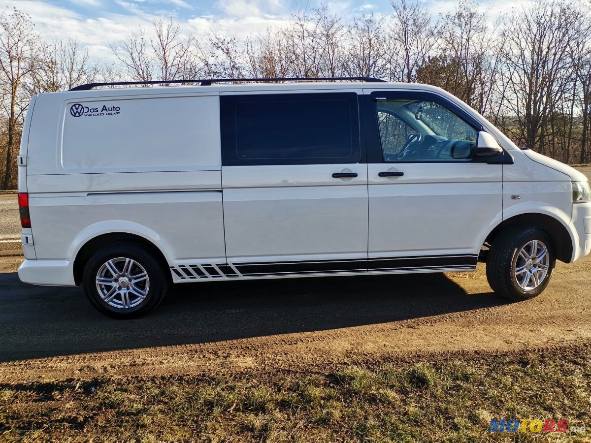 2011' Volkswagen Transporter photo #4