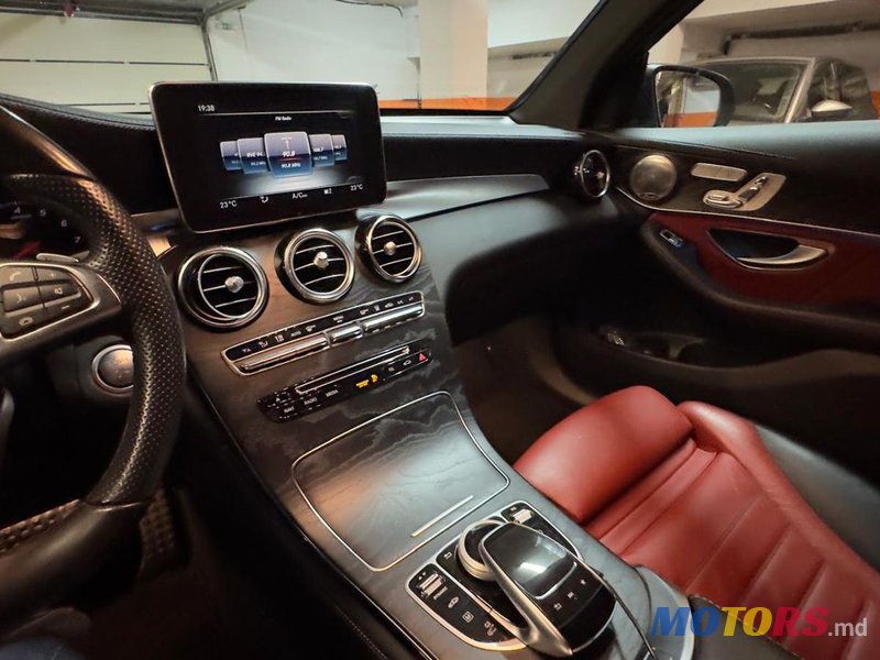 2017' Mercedes-Benz Glc Coupe photo #3