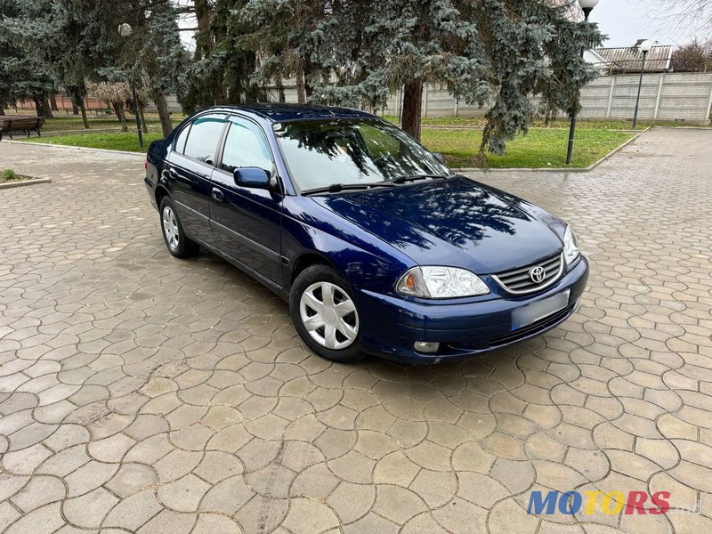 2001' Toyota Avensis photo #5