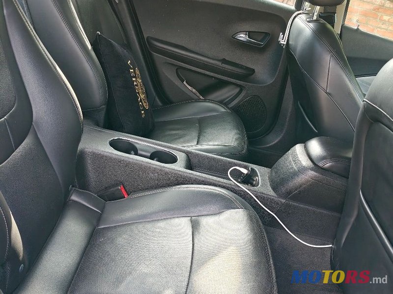 2011' Chevrolet Volt photo #6